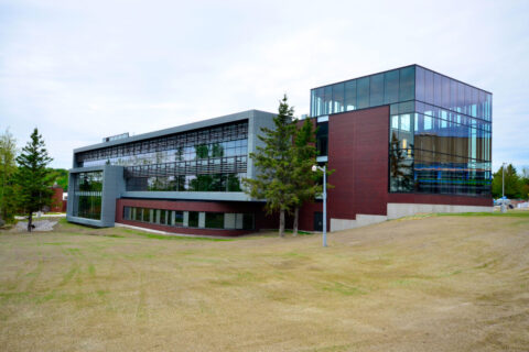 Canadore_CollegeDriveCampus02-1400x917